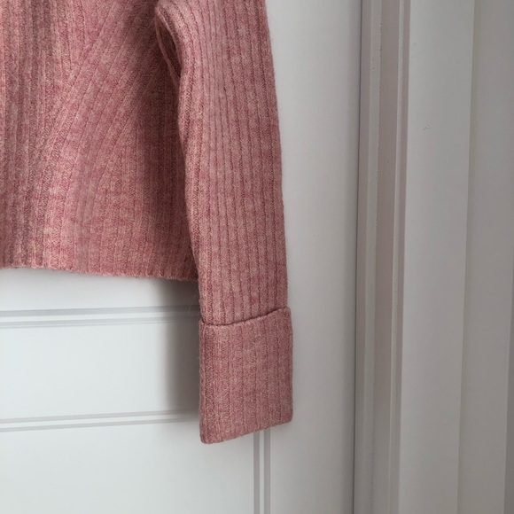 H&M pink sweater - Picture 3 of 5
